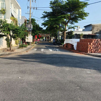 BÁN ĐẤT KĐT AN PHÚ QUÝ, ĐIỆN NGỌC- Dtich 81m2 hướng TÂY NAM-SẠCH ĐẸP!