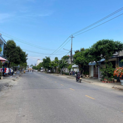 Bán lô đất mặt tiền đường Mẹ Thứ - thị trận Vĩnh Điện;