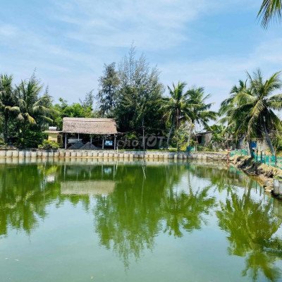 Bán lô đất sẵn nhà 3 mặt tiền 2 mặt view hồ nằm sát dự án casamia