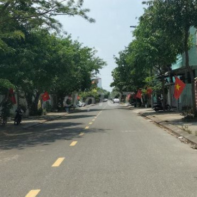 Cần tiền bán nhanh nhà 3 tầng mặt tiền kẹp 2m5 mà giá chỉ bằng lô đất