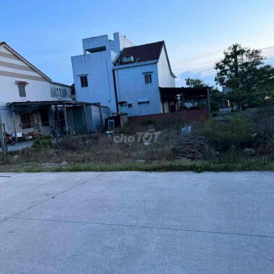 SIÊU HOT !  HOI AN ĐÂT NGAN 10x20m SAT BIÊN CỬA ĐẠI Đưg 4M GIA CHI 3t7