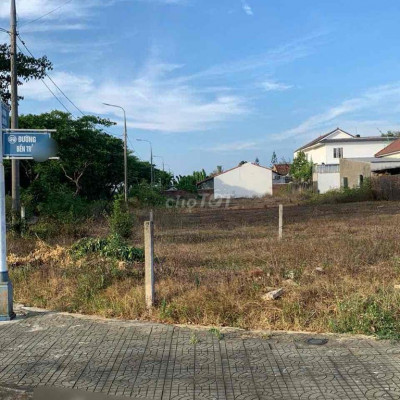 HÔI AN ! LÔ GOC ĐƯƠG NHỰA 10.5M NGAN 11.50M GIA CHI 4T250