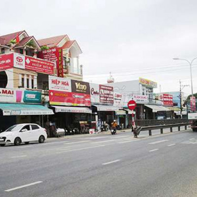 Bán nhanh lô đất hai mặt tiền sát đường nhựa duy phước