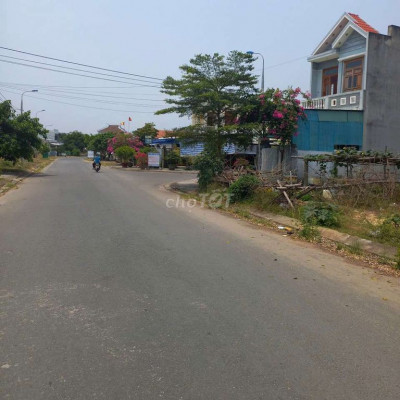 BÁN ĐẤT GẦN CHỢ ĐIỆN NGỌC _ VỊ TRÍ ĐẸP !