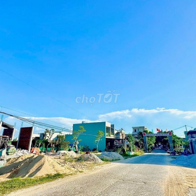 chính chủ bán lô đất 2 mặt tiền 33m và 10m5 bên cạnh chợ ngọc phô