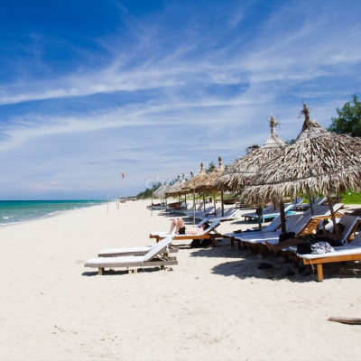 Bán lô đất 3 mặt tiền biển diện tích 618 m2 đường 33m