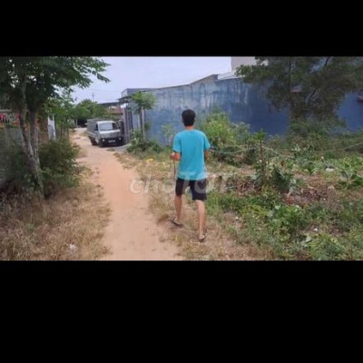 Đất ở hoàn toàn 299,8m phù hợp làm nhà vườn,sân ô tô