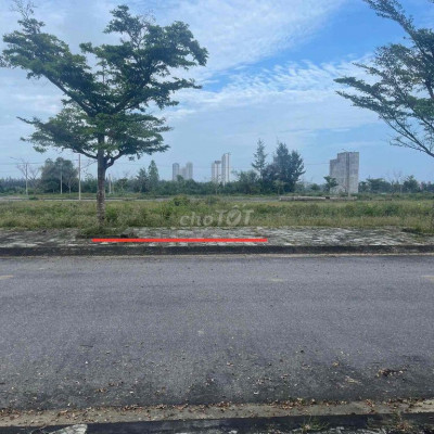 KĐT số 4, gần FPT, gần sông Cổ Cò, dt 122,5 m2, vị trí sạch đẹp.