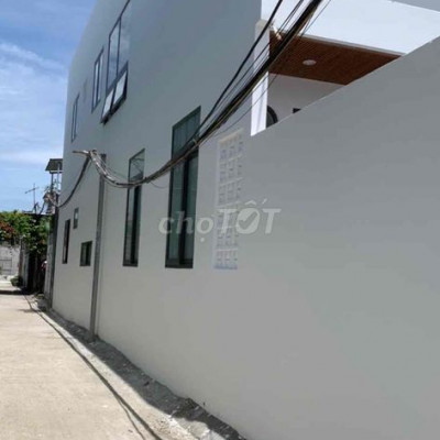 Nhà 2 Tầng, 2 mặt tiền Điện Ngọc cần bán