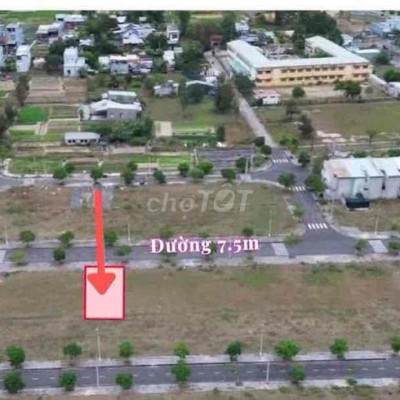 Bán lô đường 7.5m cách biển tầm 1km giá cực tốt