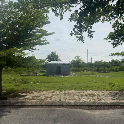 108m2 mà giá chỉ có 2ty2 đường 11m5 hướng đông bắc