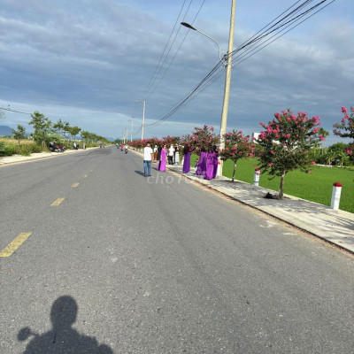 Đất sau lưng trục chính Trường Sa - sát QL1A - gần Hội An - 188m2 -7xx