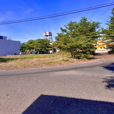 Lô góc 7,8 x 20 Đối diện chợ Điện Dương, trục Lạc Long Quân ra bãi tắm