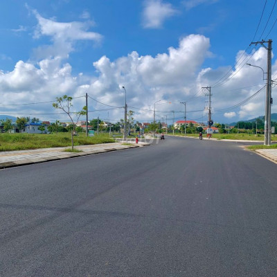 Bán đất mặt tiền đường kinh doanh sát chợ Đông Phú, Quế Sơn, 2tỷ900tr.