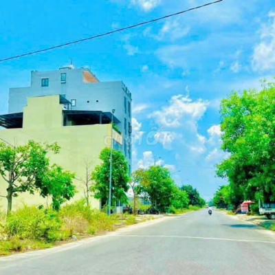 Cần tiền bán Gấp lô đất trục thông FPT đường 10m5 già siêu đầu tư