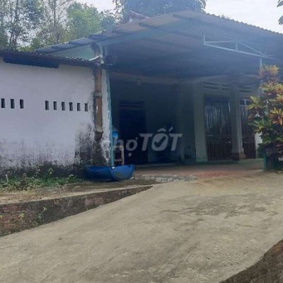 Bán nhà vườn 4000m2 có 400 đất ở có nhà cấp 4 còn mới điện nước đầy đủ