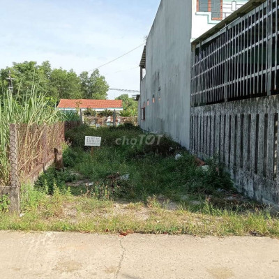 Cần bán đất hai mặt tiền thổ cư