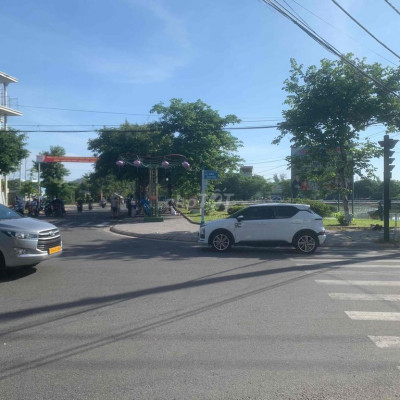 SIÊU HOT! HÔI AN ĐƯG TRẢNG KÈO 1 NHÀ 2 TẦNG ĐI BỘ RA BƠ HỒ GIA CHI 5t4