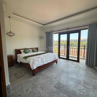 CẦN BÁN NHANH VILLA 10 PHÒNG - CÓ HỒ BƠI - ĐƯỜNG ĐÊ PAM - TP HỘI AN