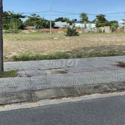 chính chủ bán 2 lô kẹp 10 m dài 20.1 tổng 210 m2 giá 6tỷ4