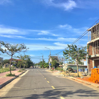 Đất KĐT gần Hội An đường rộng 17,5m giá chỉ 2ty