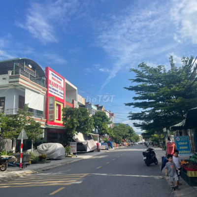 Bán Lô Đất Mặt tiền đường Phan Châu Trinh, trung tâm Quế Sơn, 3ty400.