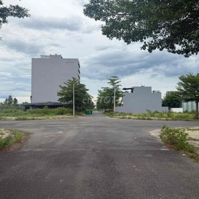 141m2 ngang 6 đường 7m5 gần ks căn hộ giá đầu tư hoặc ở