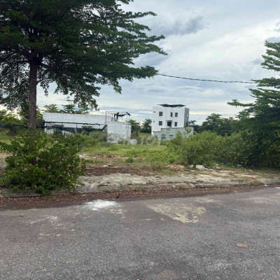 120m2/lô đường 7m5 sát sông gần biển vị trí siêu đẹp