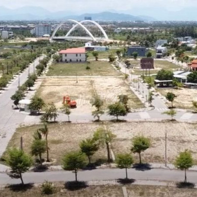 Lô liên kế đường 10m5 KĐT Ngọc Dương, gần biển và sông Cổ Cò