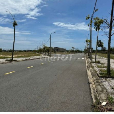 Một lô trục chính *** đường 10m5 khu đô thị Ngọc Dương Riverside