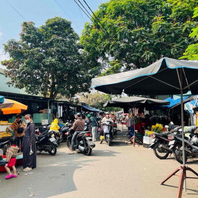 CC CẦN BÁN NHÀ 3 TẦNG NGAY MẶT CHỢ ĐƯỜNG 10m5 GIÁ 102