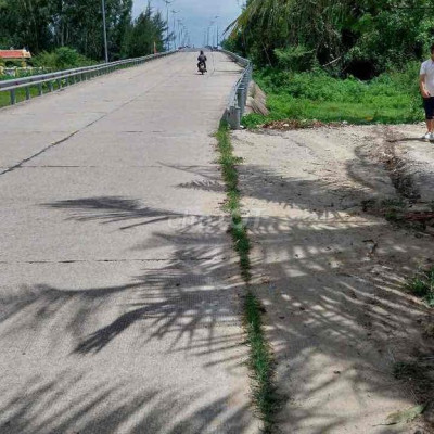 Bán siêu rẻ lô đất đường chè tàu 1 2 mt sát sông, khu du lịch