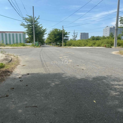 321m2 đường 7m5 3 mặt tiền giá chỉ 4ty6 siêu rẻ