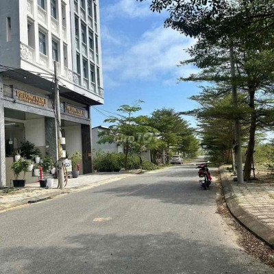 gần căn hộ khách sạn 123m2 giá chỉ có 2ty950 siêu rẻ