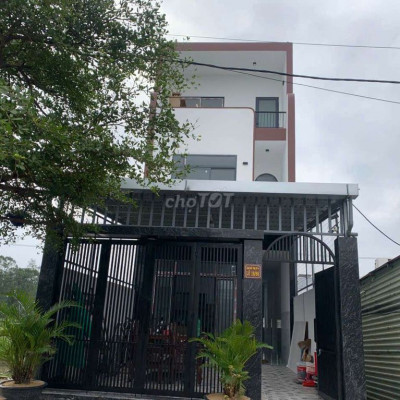 Cần bán ngôi nhà 3 tầng