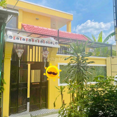 HOMSETAY 2 TÂNG NGAY TT  CAM PHO TP HÔI AN THUÊ 35TR/THANG GIA CHI 6T4