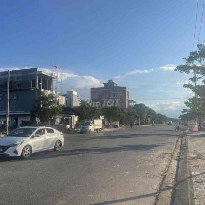 siêu phẩm mặt tiền Đường Nguyễn Gia Thiều đường lớn 27m,