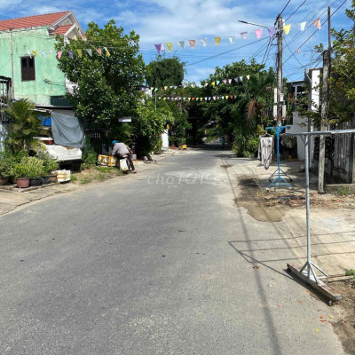 chính chủ cần bán lô đất khối 8 đường nguyễn phong sắc