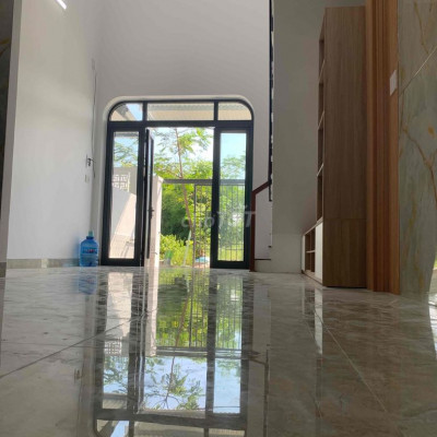 Nhà Điện Ngọc giáp Hoà Quý