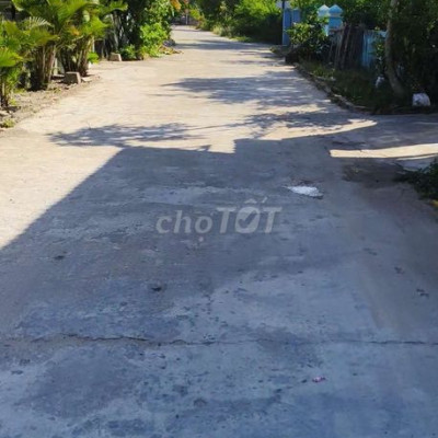 Đất sát biển, bên cạnh resot nghỉ dưỡng