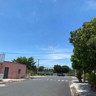 Bán Lô đất đẹp 200m2 sát trục đường biển khu dân cư Vinahosue Hà My