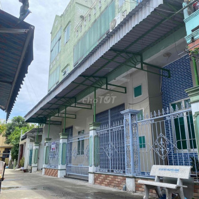 Cho thuê nhà 3 tầng, trung tâm thành phố. Giá rẻ