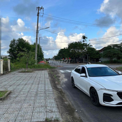cần bán lô đường 10m5 gần vịnh an hòa