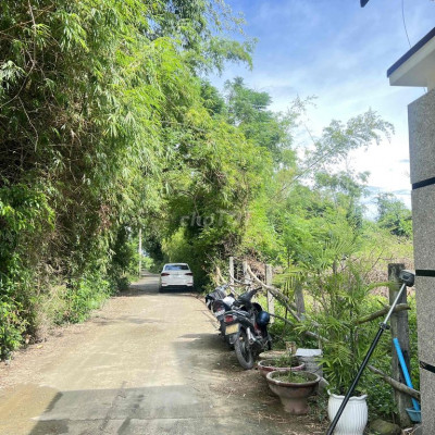 cần bán lô đất đường chính hà tây 1 cuối hoà Phước