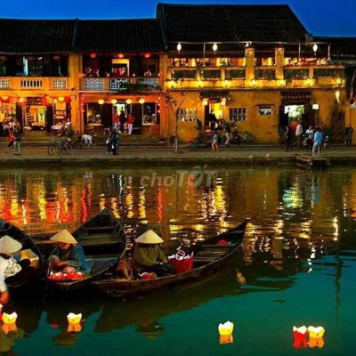 Cho thuê nhà mặt tiền trong phố cổ Hội An, sát Chùa