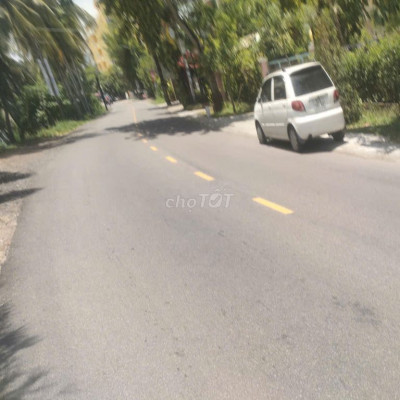 Cần bán nhanh lô Cửa Đại thành phố Hội An diện tích 402 m2 giá 45tr/m2