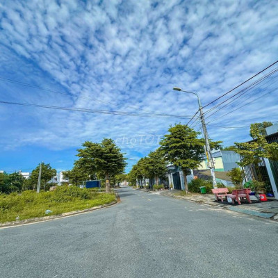 Lô góc 2 mặt tiền KDT Sungate Điện Ngọc