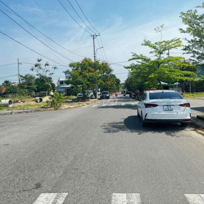 BÁN LÔ ĐẤT SẠCH ĐẸP SAU LƯNG ĐƯỜNG 33M