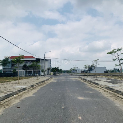 Bán Đất 168,6m2 Ngang 6m Cách Chợ 200m, Gần Làng Đại Học, Giá 3,5 Tỷ