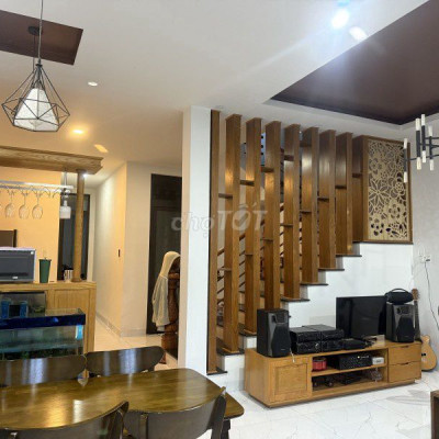 CẦN BÁN GẤP NHÀ MỚI XÂY, MẶT TIỀN, ĐƯỜNG LỚN, HỘI AN